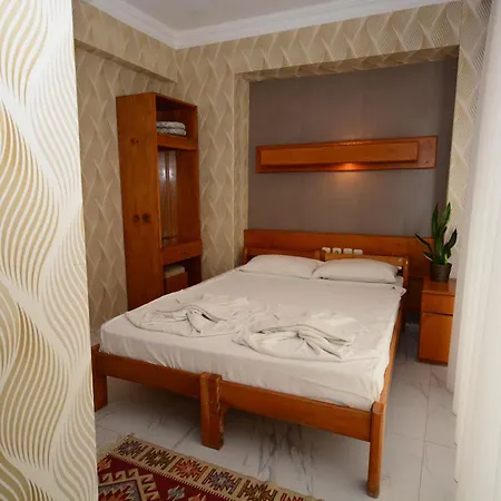 Deniz Hotel *