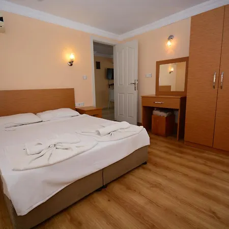 Deniz Hotel *
